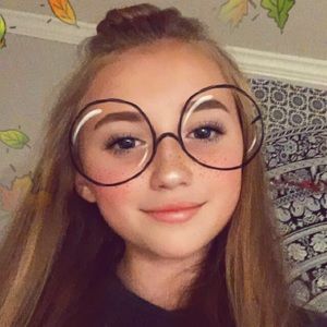 Meet your Posher, Lily